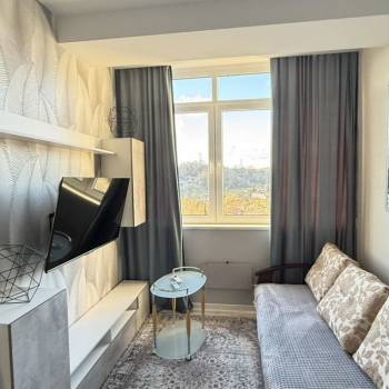 Сдается 1-комнатная квартира, 42 м²