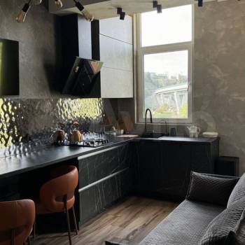 Продается 1-комнатная квартира, 32 м²