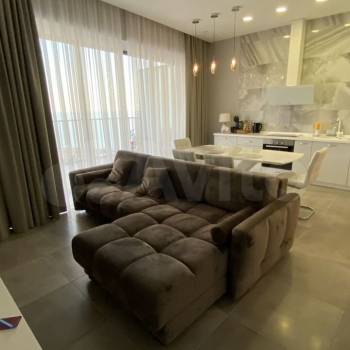 Продается 1-комнатная квартира, 94 м²