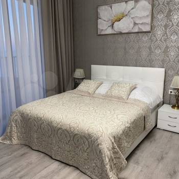 Продается 1-комнатная квартира, 94 м²