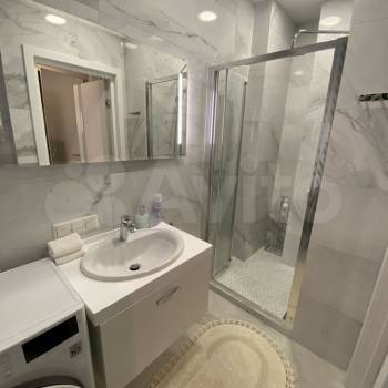 Продается 1-комнатная квартира, 94 м²