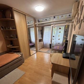 Продается 1-комнатная квартира, 29,9 м²