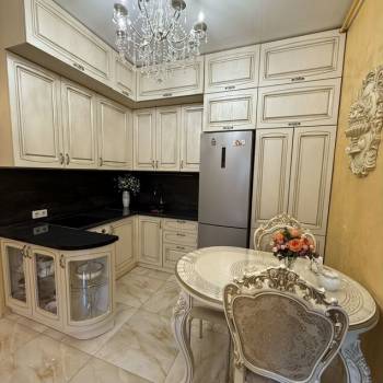 Продается 1-комнатная квартира, 42 м²