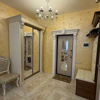 Продается 1-комнатная квартира, 42 м²