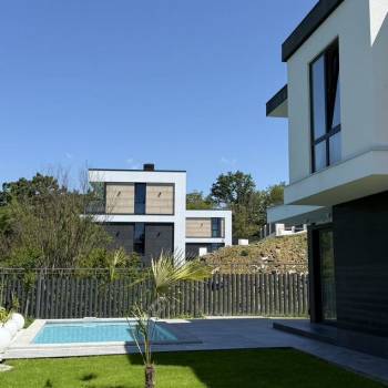 Продается Дом, 270 м²