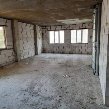 Продается 1-комнатная квартира, 83 м²