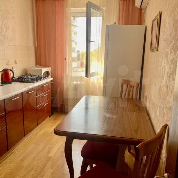 Сдается 1-комнатная квартира, 51 м²