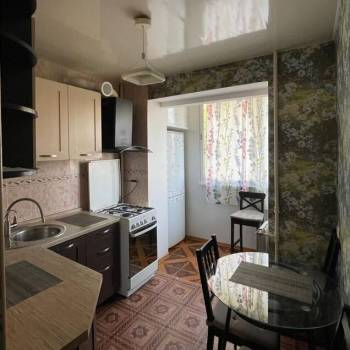 Сдается Многокомнатная квартира, 60 м²