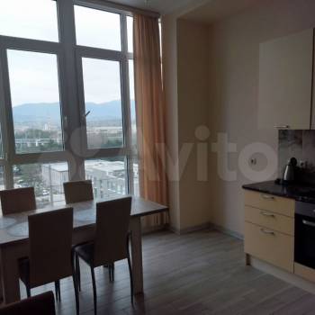 Сдается 2-х комнатная квартира, 120 м²