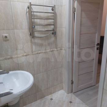 Сдается 2-х комнатная квартира, 120 м²