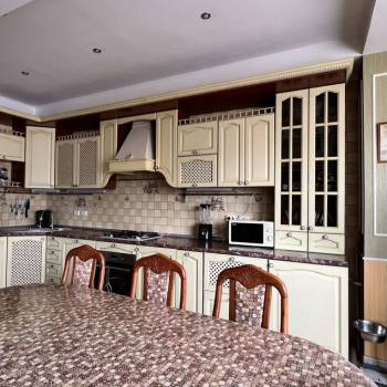 Продается Многокомнатная квартира, 155 м²