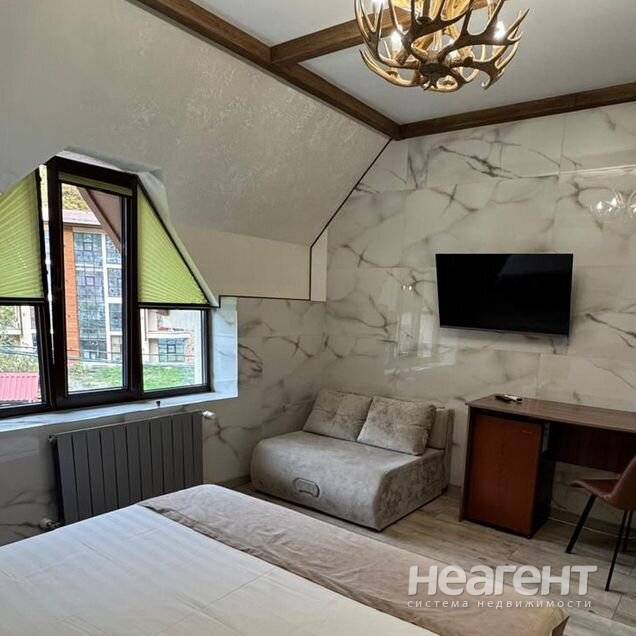 Продам 1-к квартиру, Эсто-Садок (ул. Эстонская), не агентство