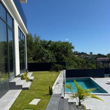 Продается Дом, 240 м²