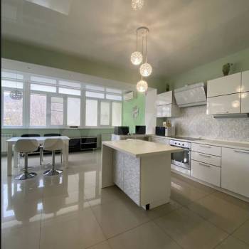 Продается Дом, 420 м²