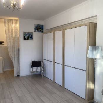 Продается 1-комнатная квартира, 42 м²