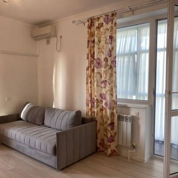 Продается 1-комнатная квартира, 42 м²