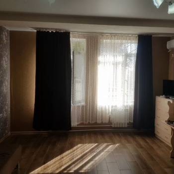 Сдается 1-комнатная квартира, 42 м²