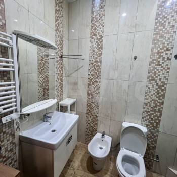 Продается 1-комнатная квартира, 70,8 м²