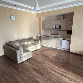Продается 1-комнатная квартира, 70,8 м²