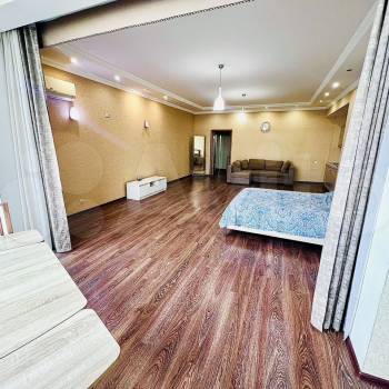 Продается 1-комнатная квартира, 70,8 м²