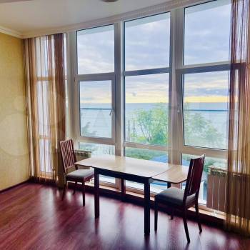 Продается 1-комнатная квартира, 70,8 м²