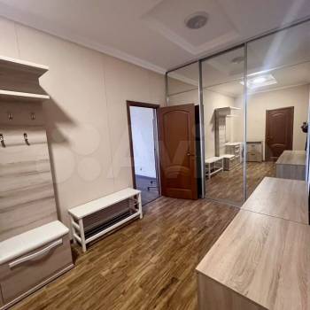Продается 1-комнатная квартира, 70,8 м²