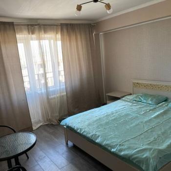 Сдается 2-х комнатная квартира, 77 м²