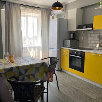 Сдается 2-х комнатная квартира, 77 м²