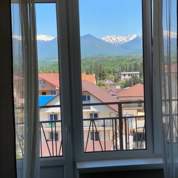 Сдается 2-х комнатная квартира, 77 м²