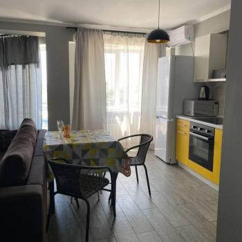 Сдается 2-х комнатная квартира, 77 м²