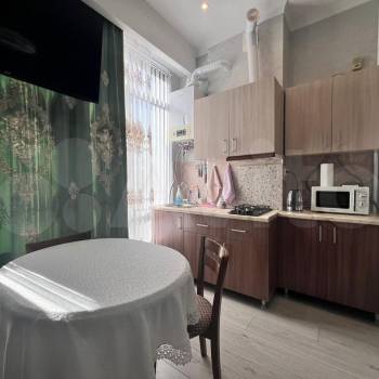 Продается 1-комнатная квартира, 37 м²