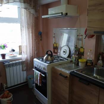 Продается 1-комнатная квартира, 145 м²