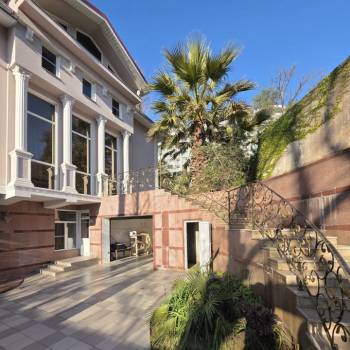 Продается Дом, 700 м²