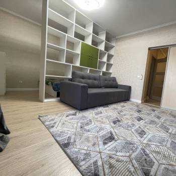 Сдается 2-х комнатная квартира, 95 м²