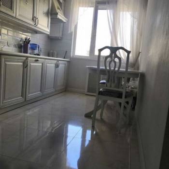 Продается Многокомнатная квартира, 76 м²