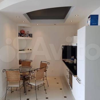 Сдается 1-комнатная квартира, 68 м²