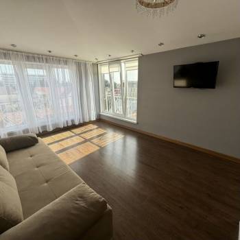 Продается 1-комнатная квартира, 52 м²