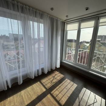 Продается 1-комнатная квартира, 52 м²