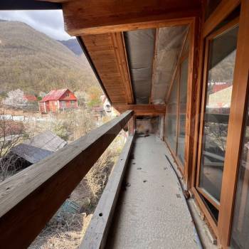 Продается 1-комнатная квартира, 100 м²