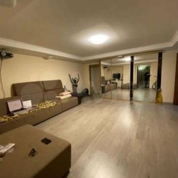 Продается Многокомнатная квартира, 101 м²