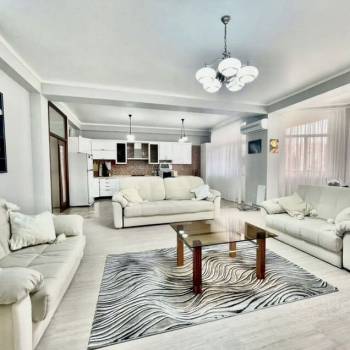 Продается 3-х комнатная квартира, 133 м²