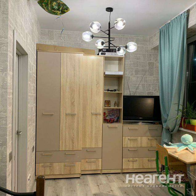 Продаю 3-х ком. квартиру, ул. Пятигорская, собственник