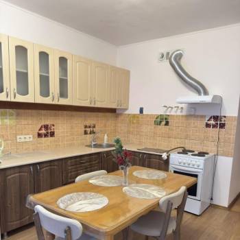 Сдается 2-х комнатная квартира, 60 м²