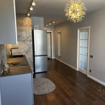 Продается 1-комнатная квартира, 40,7 м²