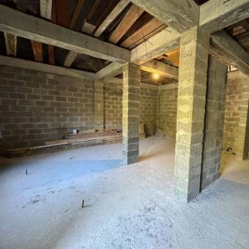 Продается 1-комнатная квартира, 80 м²