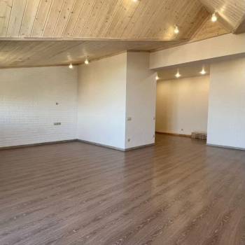 Продается 1-комнатная квартира, 84 м²