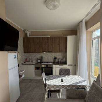 Продается 1-комнатная квартира, 57 м²