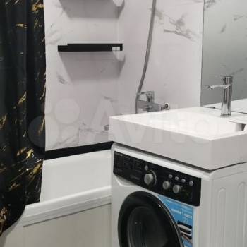 Продается 1-комнатная квартира, 35 м²
