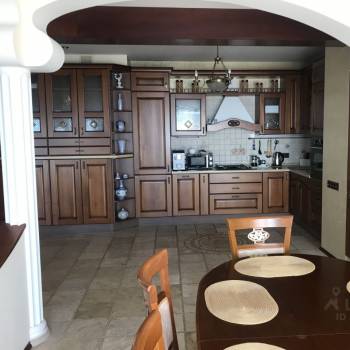 Продается Многокомнатная квартира, 223,6 м²