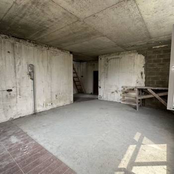 Продается 1-комнатная квартира, 80 м²